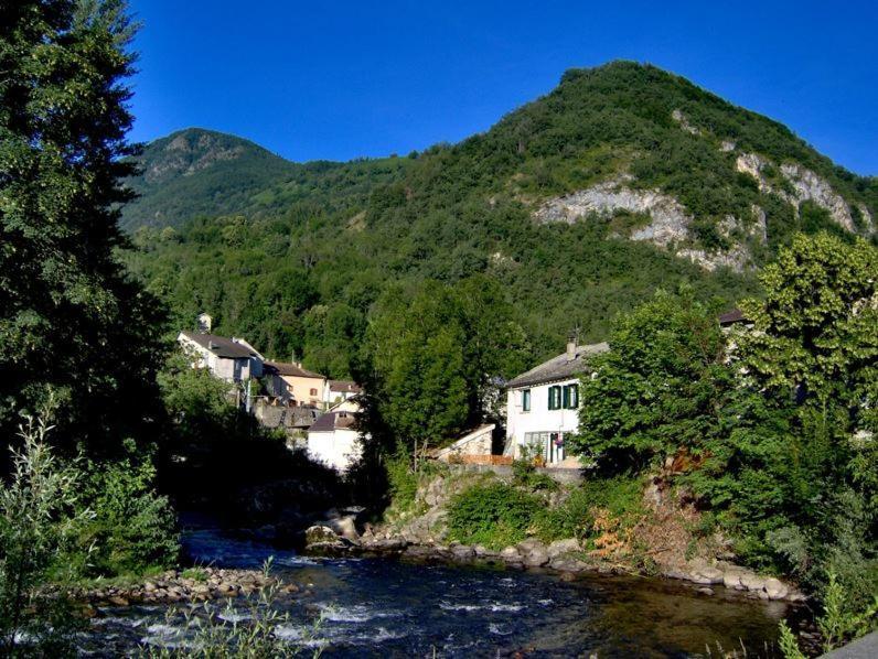 Gite Du Grand Taichou Luzenac Exterior foto